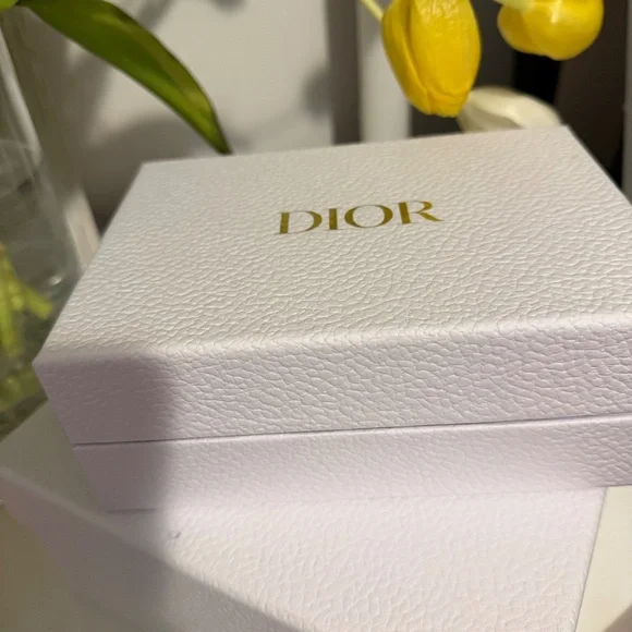 Dior Mini Perfume and Jewelrly set - Picture 6 of 13
